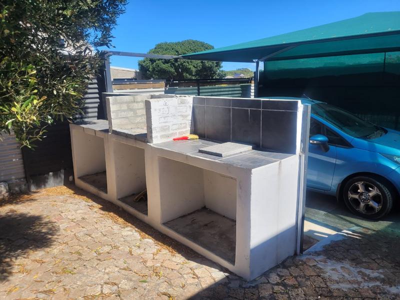 4 Bedroom Property for Sale in Kleinbaai Western Cape